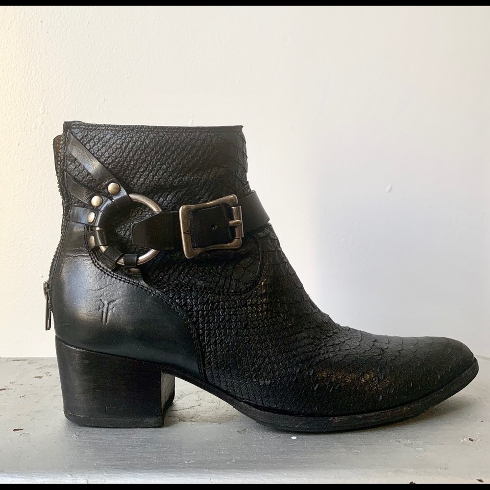 Frye Zoe Ring Short Black Snakeskin Ankle Boots